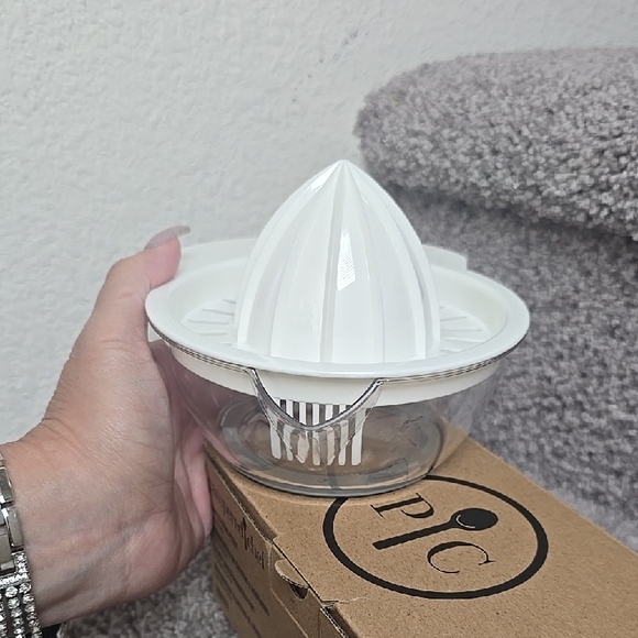 Citrus Juicer - Picture 1 of 6